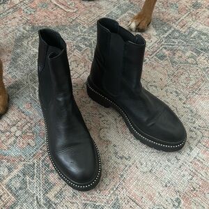 Boots with rhinestones on the edge